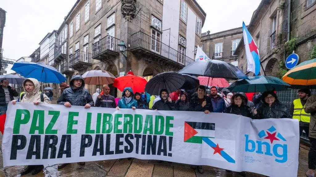 Representantes do BNG na manifestaci&oacute;n.