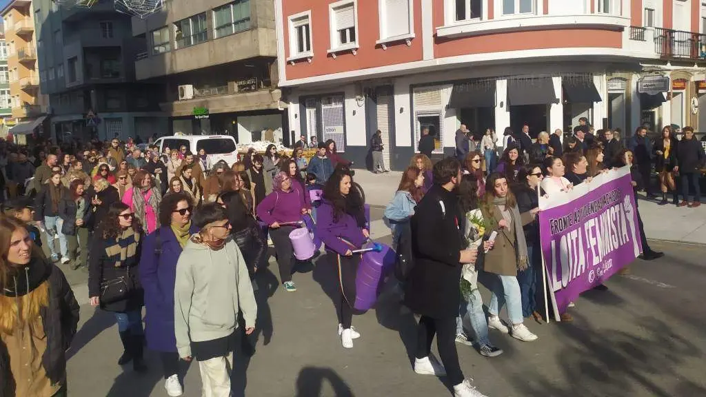 Manifestaci&oacute;n este 25-N en Vilagarc&iacute;a de Arousa (comarca do Saln&eacute;s). (Foto: N&oacute;s Diario)