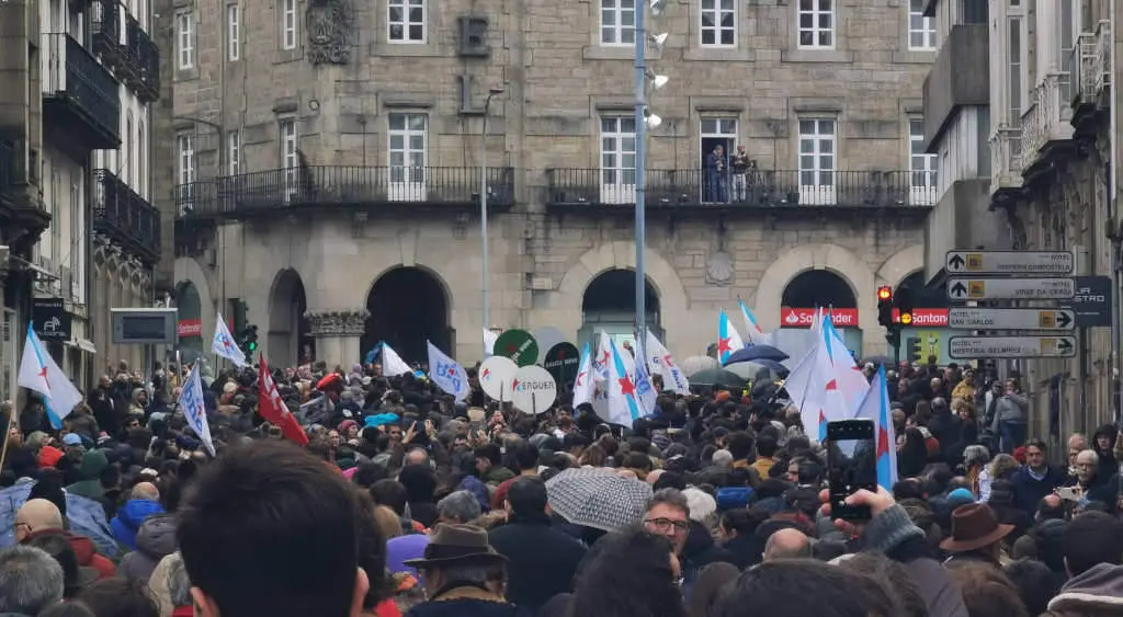 Manifestaci&oacute;n en defensa do mar este domingo en Compostela (Foto: N&oacute;s Diario).