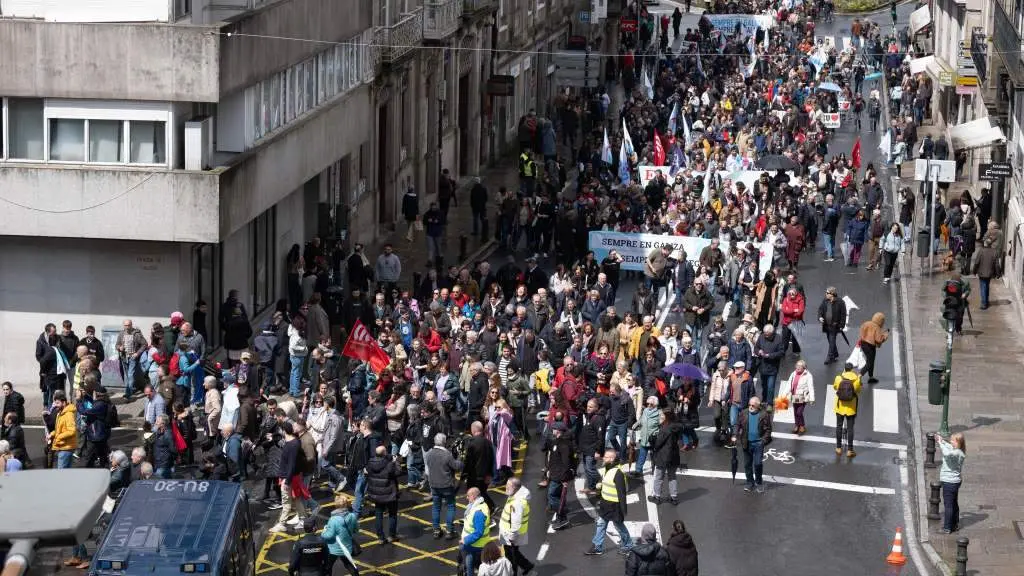 Manifestaci&oacute;n en Compostela convocada por Queremos Galego. (Foto: C&eacute;sar Arxina / Europa Press)