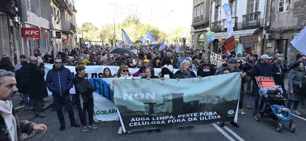 Manifestaci&oacute;n contra Altri en Santiago de Compostela. (Foto: Sergio Figueira)