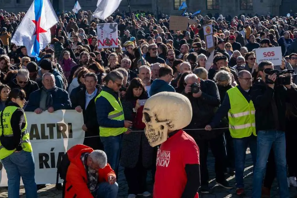 Manifestaci&oacute;n contra Altri en Santiago de Compostela. (Foto: Arxina)