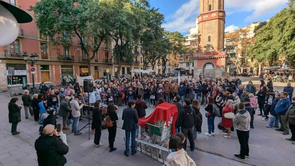 Concentraci&oacute;n en Barcelona contra Altri. (Foto: N&oacute;s Diario)