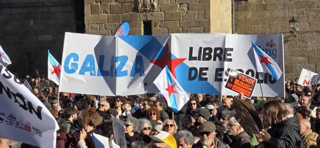 Manifestaci&oacute;n contra Altri en Santiago de Compostela. (Foto: Sergio Figueira)