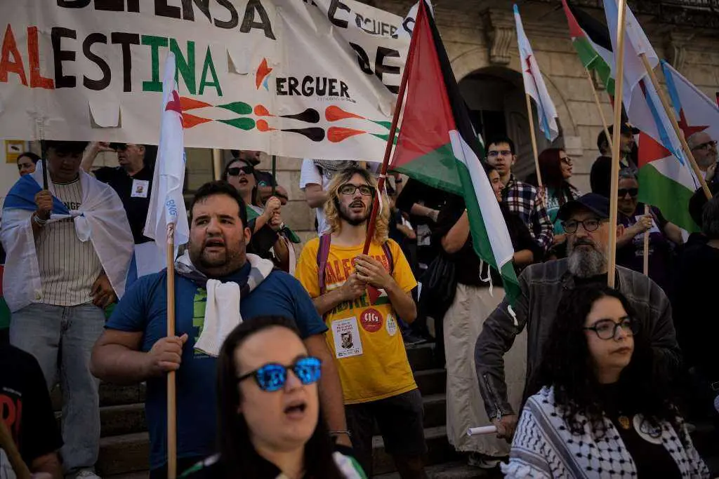 Mobilizaci&oacute;n en Vigo en solidariedade co pobo palestino. (Foto: Adri&aacute;n Irago / Europa Press)