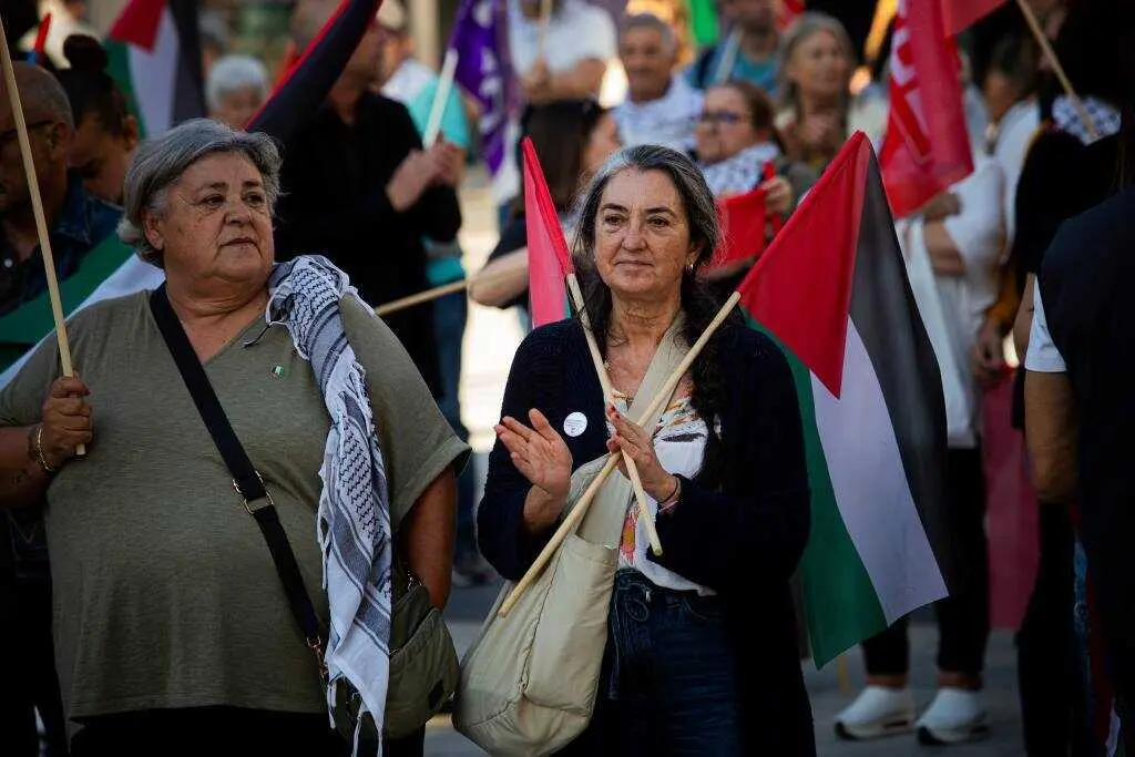 Mobilizaci&oacute;n en Vigo en solidariedade co pobo palestino. (Foto: Adri&aacute;n Irago / Europa Press)