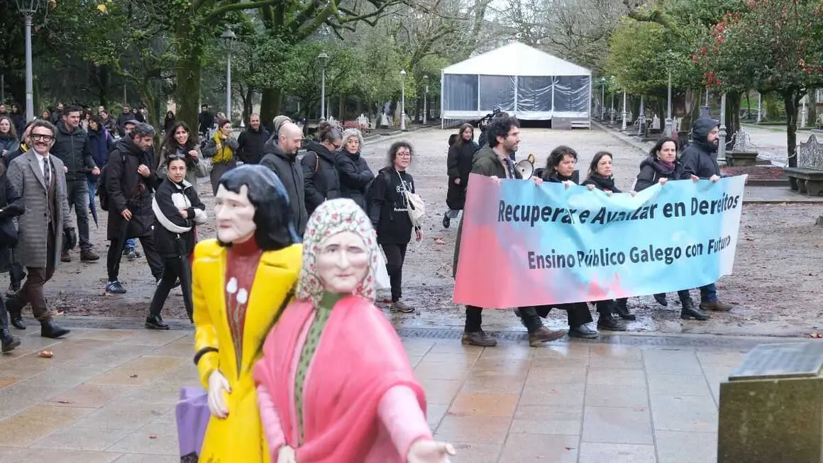 Mobilizaci&oacute;n do profesorado galego, este 16 de decembro en Compostela. (Foto: Arxina)