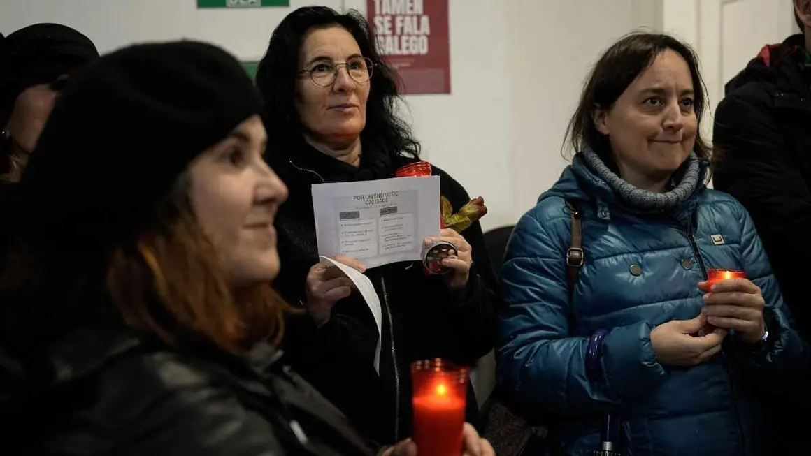 Mobilizaci&oacute;n do profesorado galego, este 16 de decembro en Vigo. (Foto: Adri&aacute;n Irago / Europa Press)