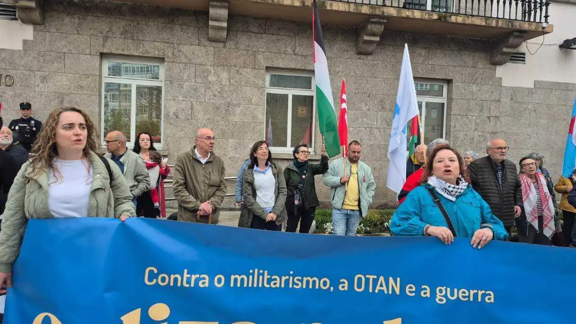 Concentraci&oacute;n contra a guerra, esta terza feira, na Coru&ntilde;a. (Foto: N&oacute;s Diario)