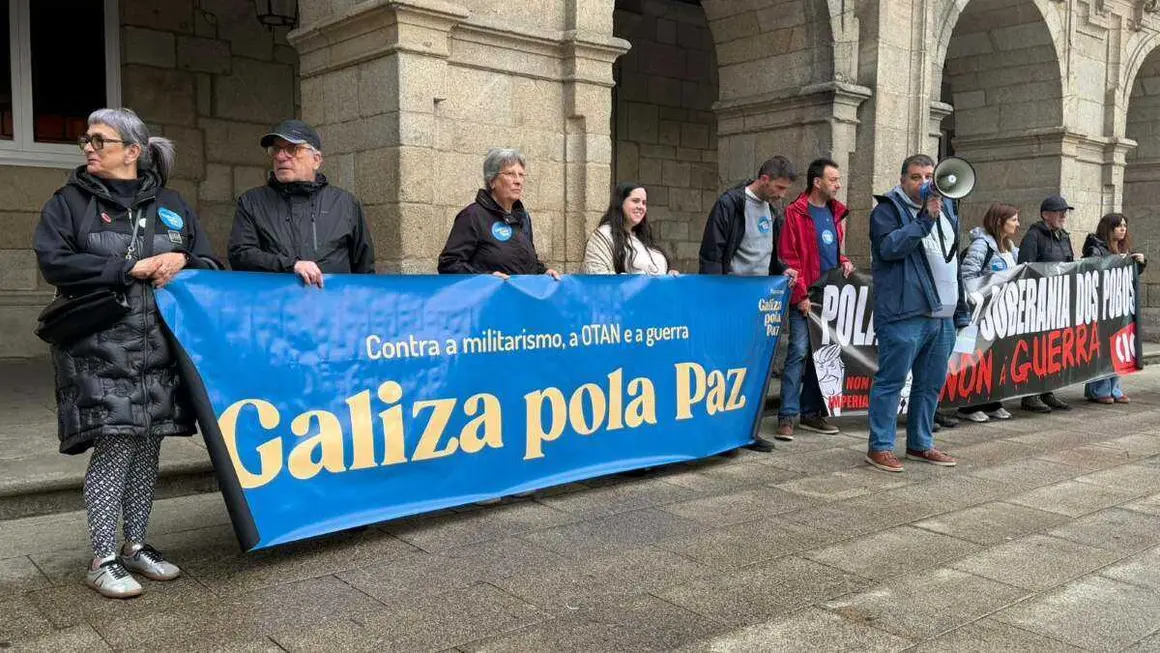 Concentraci&oacute;n contra a guerra, esta terza feira, en Lugo. (Foto: N&oacute;s Diario)