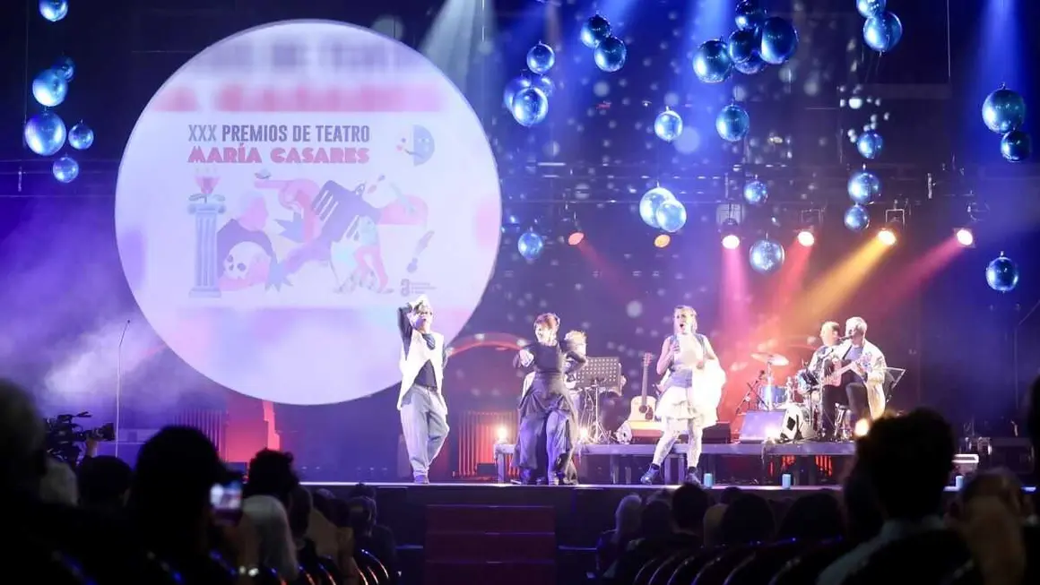 Espect&aacute;culo de m&uacute;sica durante a gala dos Premios de Teatro Mar&iacute;a Casares. (Foto: La Diapo)