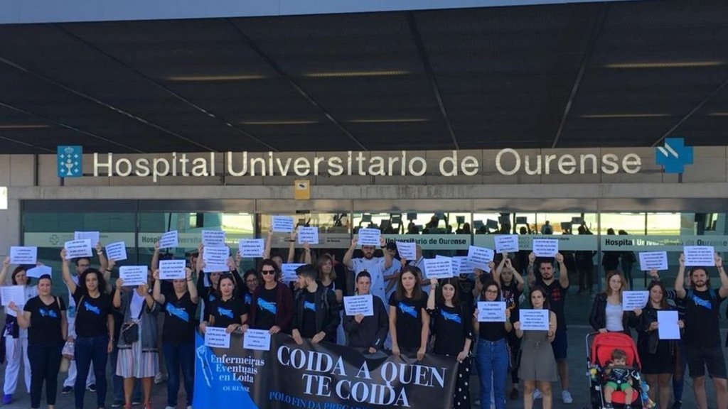 Mobilización do colectivo Enfermeiras Eventuais en Loita ás portas do Hospital Universitario de Ourense antes da pandemia.