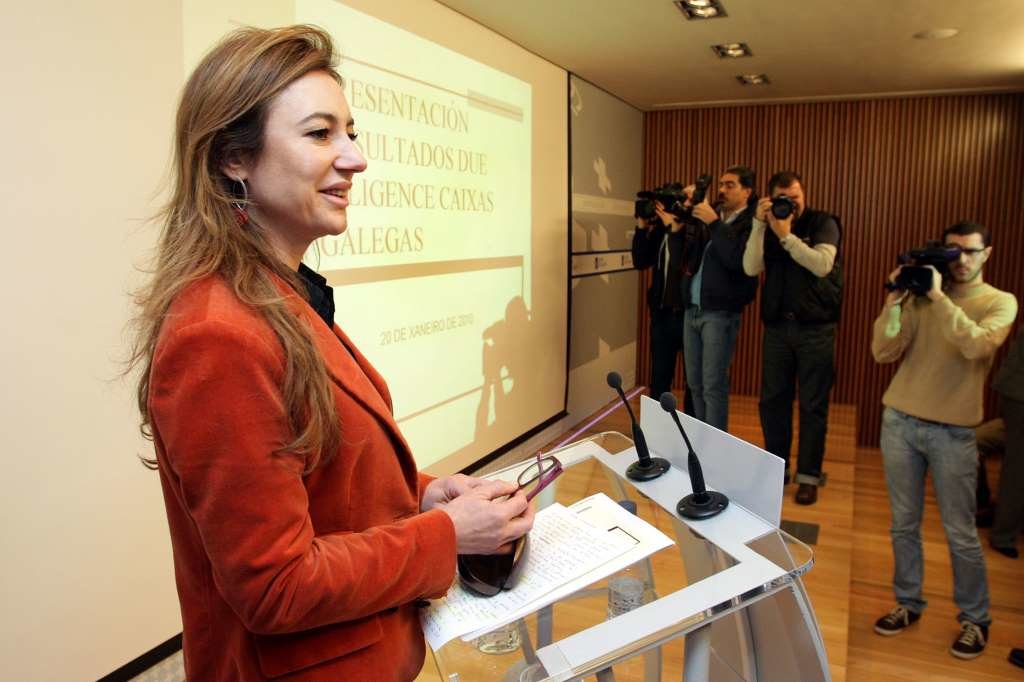 A ex conselleira de Facenda Marta Fernández Currás presentou en 2010 o informe de KPMG como se fose unha auditoría externa que avalaba a fusión das caixas (Imaxe: Xunta da Galiza).