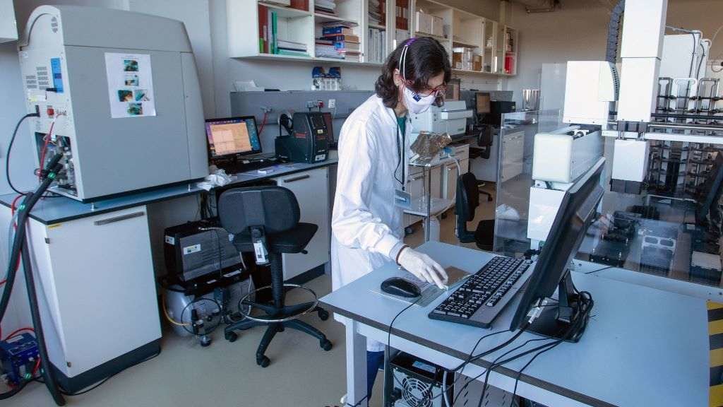 Laboratorio científico na USC. (Foto: Xunta da Galiza / Europa Press)