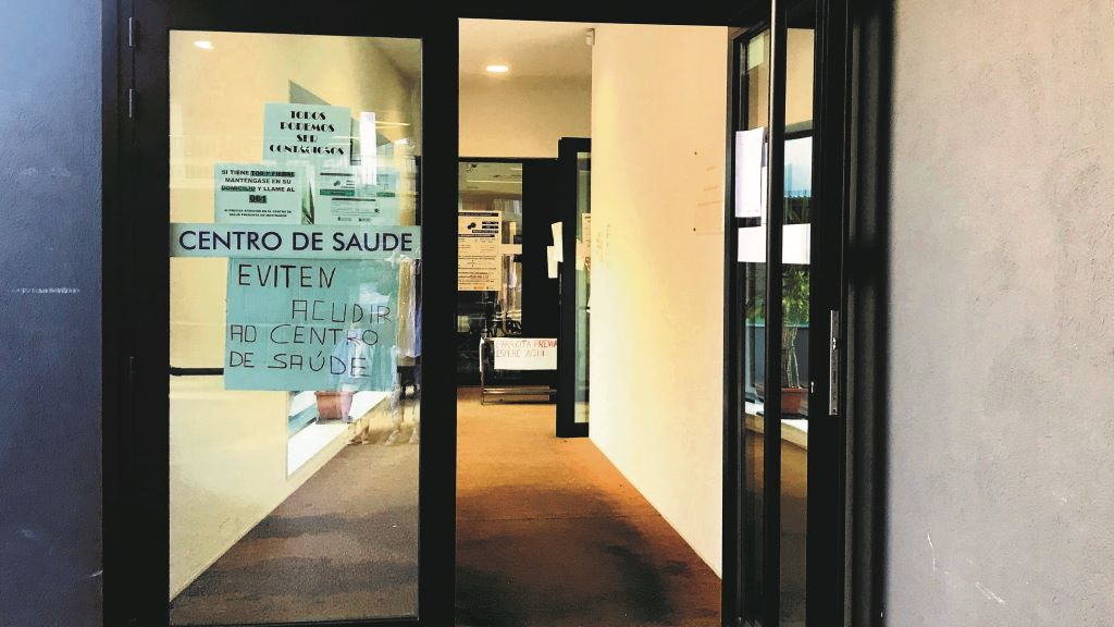 Porta de acceso a un centro sanitario de Atención Primaria (Foto: Europa Press)