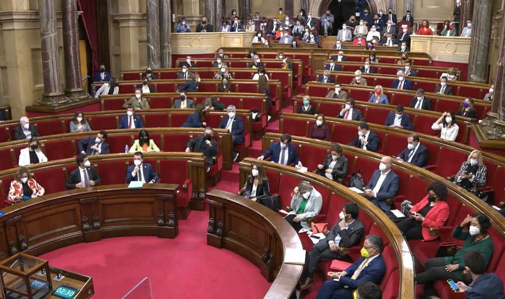 Sesión do Parlament de Catalunya a finais de abril. (Foto: Parlament de Catalunya)