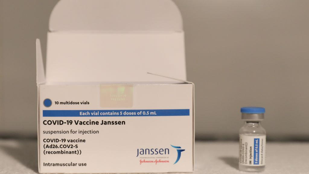 Caixa coa vacina de Janssen. (Foto: Marta Fernández / Europa Press) #vacina #janssen #coronavirus #covid19 #vacinación #saúdepública
