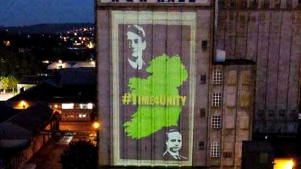 Iluminación en Cork (Foto: Sinn Féin / Twitter)