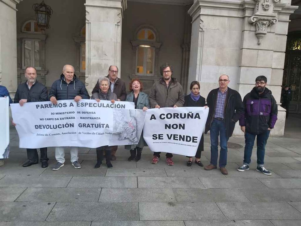 Concentración de Defensa do Común, o pasado ano, ante o Concello da Coruña contra a venda de parcelas na Maestranza (Foto: Nós Diario)