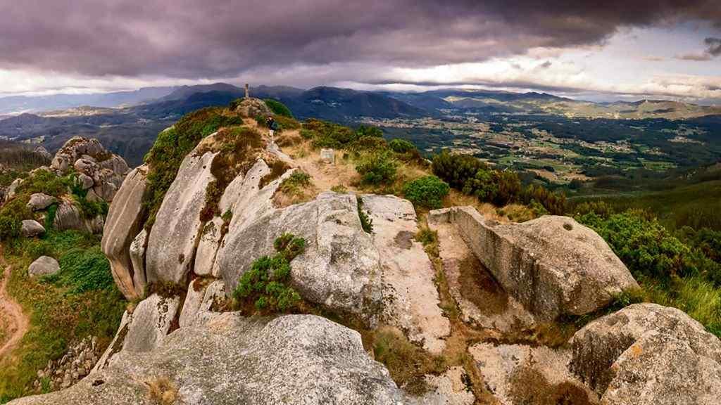 A Frouseira é un dos conxuntos patrimoniais afectados polo parque eólico. (Foto: Xunta da Galiza) #afrouseira #patrimonio #parqueeólico #eólica