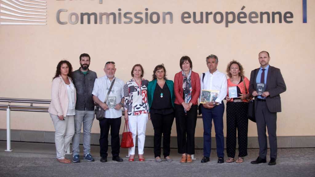 Unha delegación da plataforma de vítimas de Angrois xa denunciara perante a Comisión Europea esta cuestión (Foto: Nós Diario).