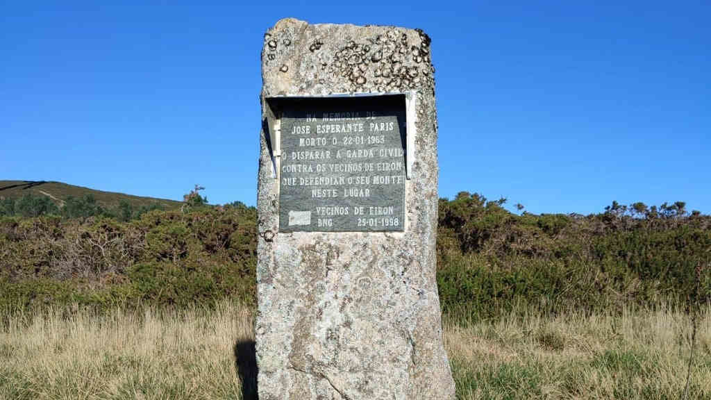 Monumento conmemorativo no monte veciñal de Eirón (Mazaricos) no lugar en que mataron o comuneiro Xosé Esperante (Nós Diario)