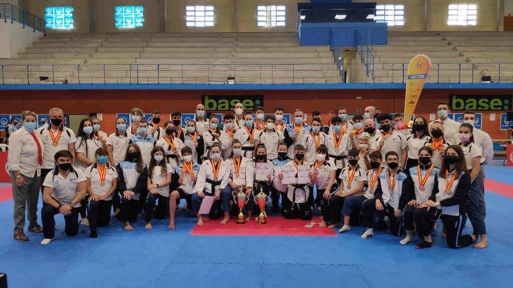Participantes na edicion de 2021 na modaliddae de Técnica que gañaron o campionato (Federación Galega de Taekwondo).