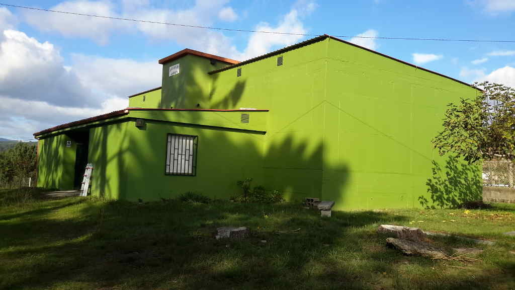 Instalacións dunha traída de auga da asociación Coxapo, en Tomiño (Foto: Coxapo).