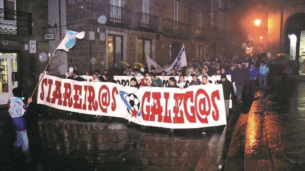 As rúas das diferentes capitais galegas levan décadas acollendo manifestacións reivindicando a oficialidade dos combinados nacionais galegos (Foto: Nós Diario).