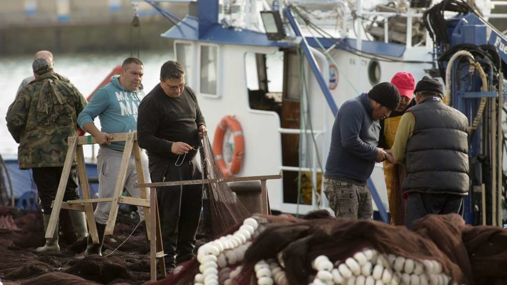 A frota de Celeiro (Viveiro), a primeira en parar, recoñece que secundar paros agora é "inviábel" para o futuro da actividade pesqueira (Foto: Carlos Castro / Europa Press).
