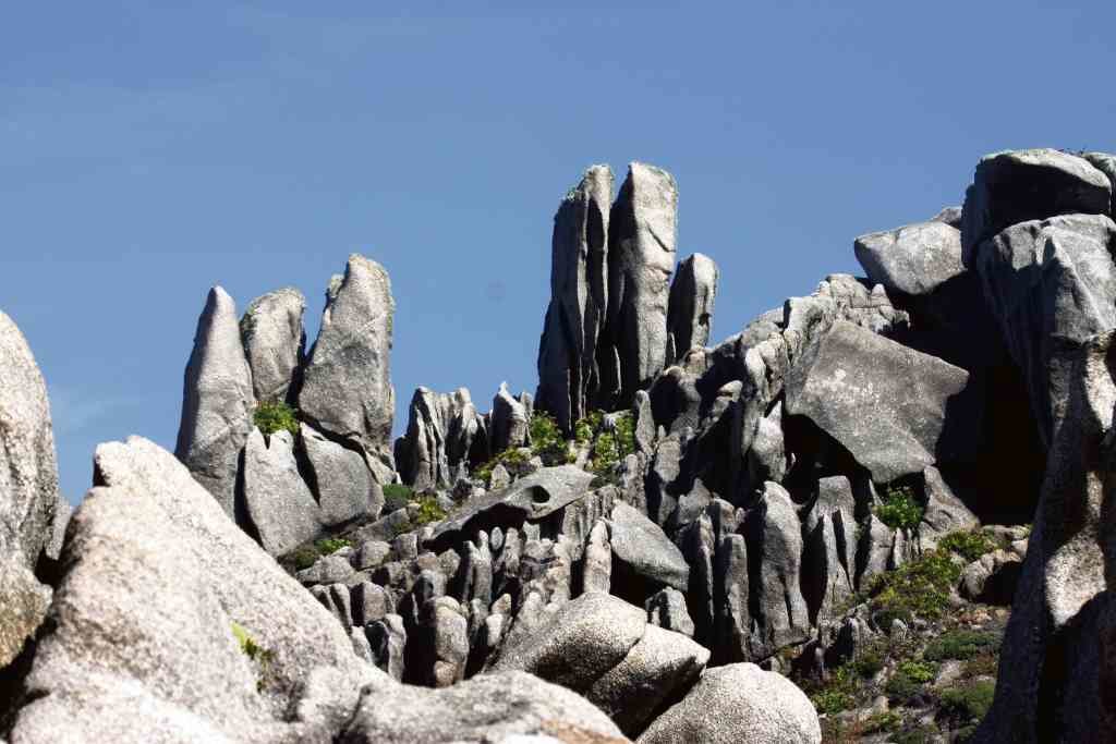 Formas creadas pola erosión nas rochas de punta Nariga.
