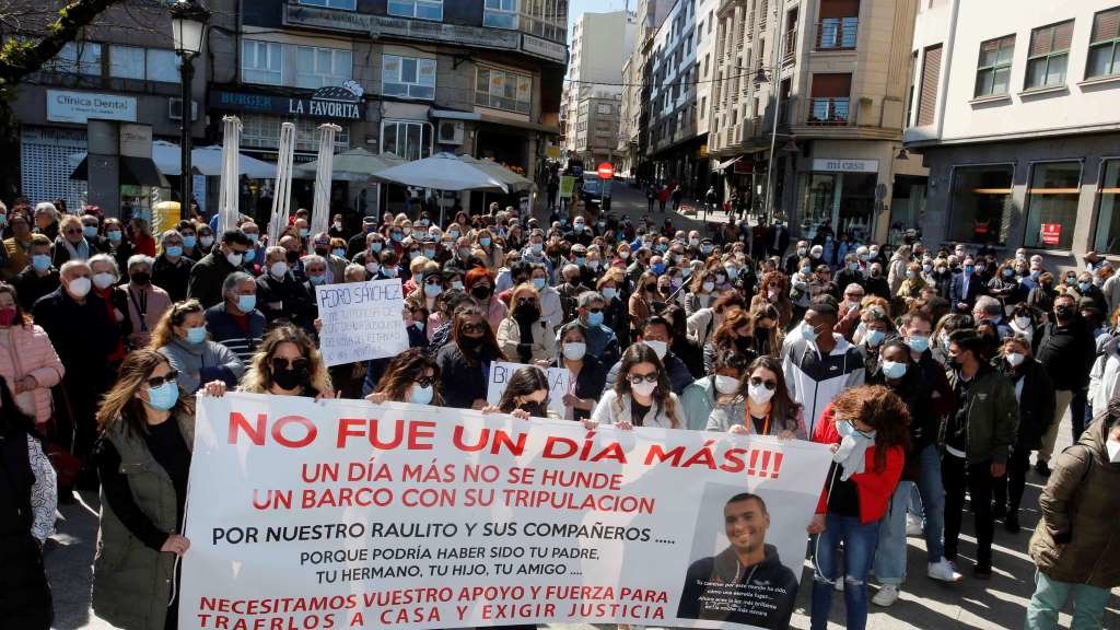 Manifestación das familias dos falecidos no naufraxio do 'Vila de Pitanxo', o pasado 3 de abril. (Foto: Javier Vázquez / Europa Press)