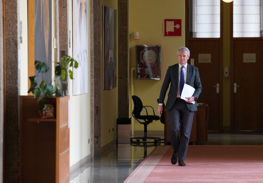 O candidato á presidencia da Xunta, Alfonso Rueda, no Parlamento galego. (Foto: Álvaro Ballesteros/Europa Press)