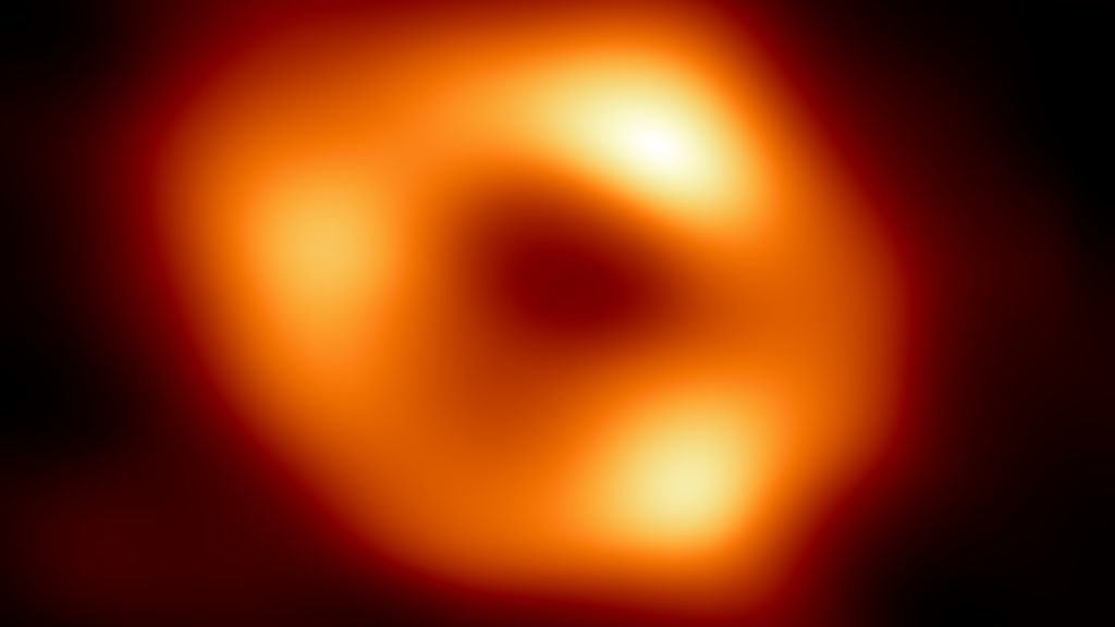 Primeira imaxe de Saxitario A, o buraco negro da Vía Láctea. (Foto: EHT Collaboration)