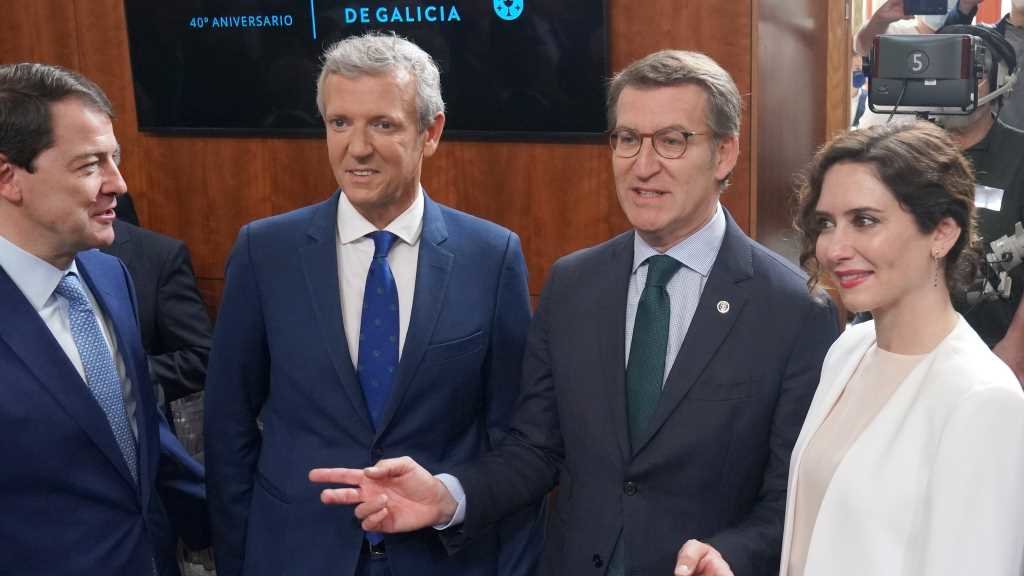 Feixoo, xunto a Rueda, Ayuso e Mañueco onte na toma de posesión do seu sucesor á fronte da Xunta (Foto: Álvaro Ballesteros / Europa Press).