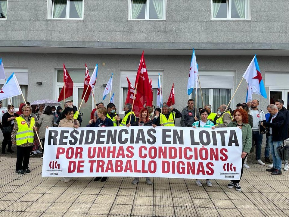 Protesta da CIG fronte á residencia Mi Casa de Pazos de Borbén. (Foto: Nós Diario)
