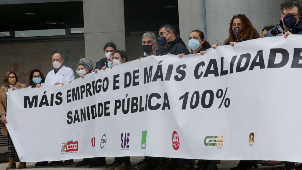 Persoal sanitario do centro de saúde Illas Canarias de Lugo, contra o abandono do sistema de saúde o pasado mes de febreiro. (Foto: Carlos Castro / Europa Press).