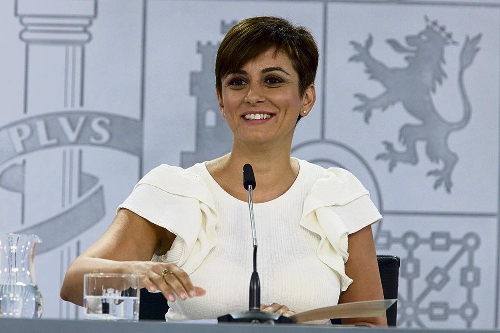 A ministra portavoz, Isabel Rodríguez, intervindo na rolda de prensa posterior ao Consello de Ministros desta segunda feira (Foto: Jesús Hellín / Europa Press)