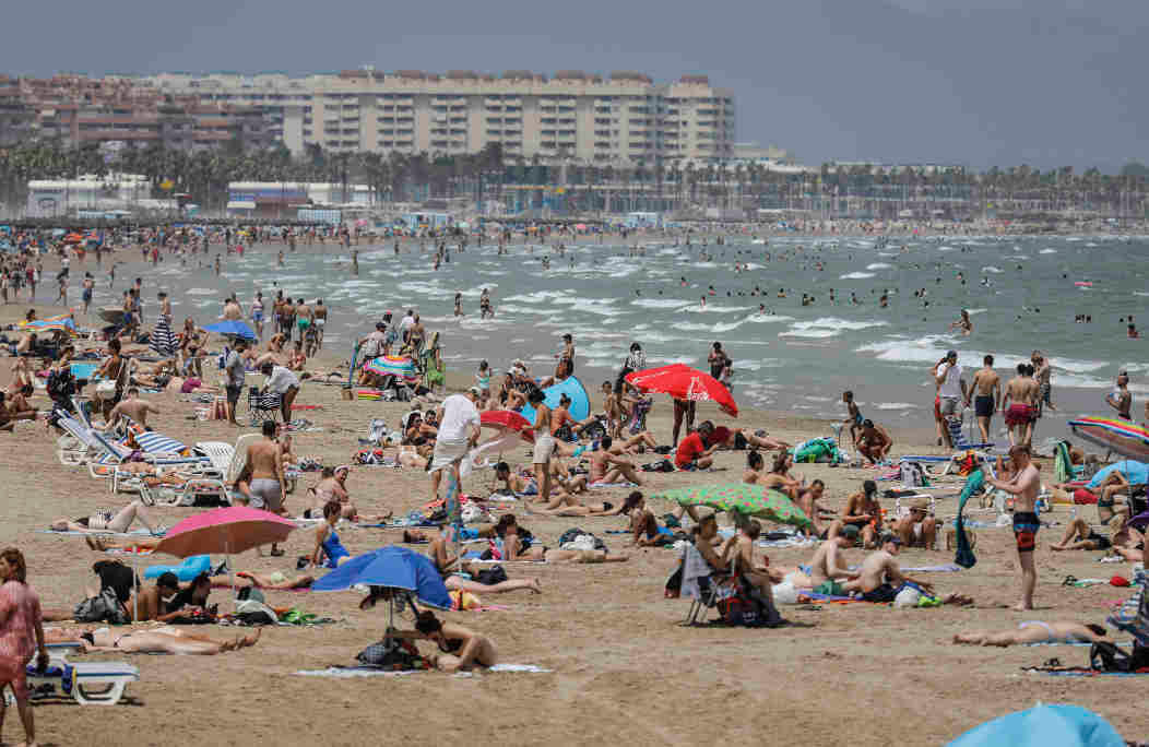 Praia da Malvarrosa (València). (Foto: Rober Solsona / Europa Press)