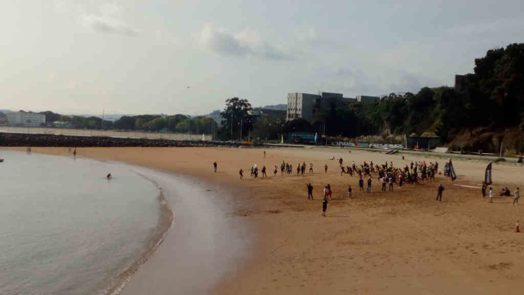 Saída da proba Winnerman desde a praia coruñesa de Oza nunha edición anterior (Foto: Winnerman).