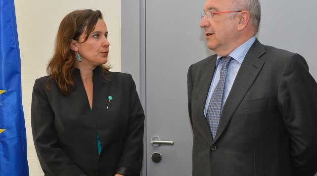 A eurodeputada do BNG, Ana Miranda, con Joaquín Almunia