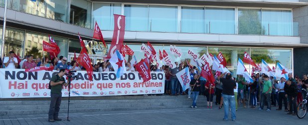 Concentración sindicatos diante Delegación da Xunta en Vigo