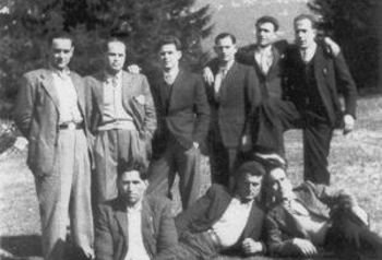 Os guerrilleiros que fuxiron a bordo do Santa Teresa en 1946, descansando en Baiona.