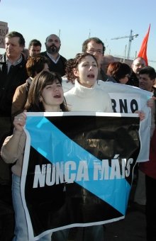 Manifestación ás portas do Consello de Ministros na Coruña o 21/01/2003