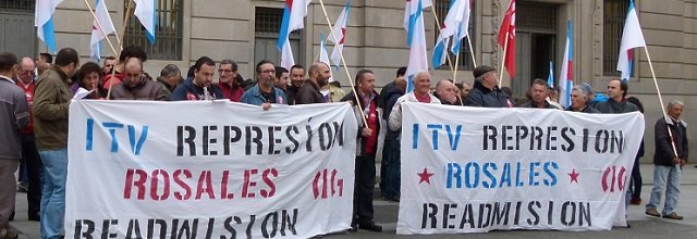 Protesta diante da audiencia provincial de Pontevedra