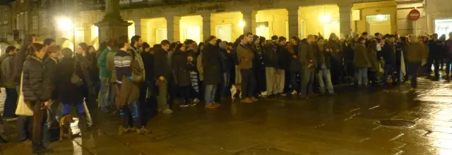 Concentraci&oacute;n en solidariedade con Senlheiro, mozo detido en Ames
