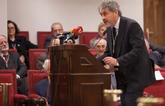Manuel Rivas pronuncia o seu discurso [Imaxe: &Oacute;scar Paris]