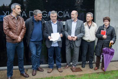 Os alcaldes amosan a solicitude enviada á Xunta demandando a xuntanza con Núñez Feijóo [M.MONTERO]