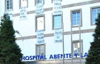 O hospital Abente y Lago sofre o feche dunha planta nos meses de verán