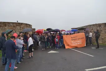 Concentraci&oacute;n diante de Casas Novas